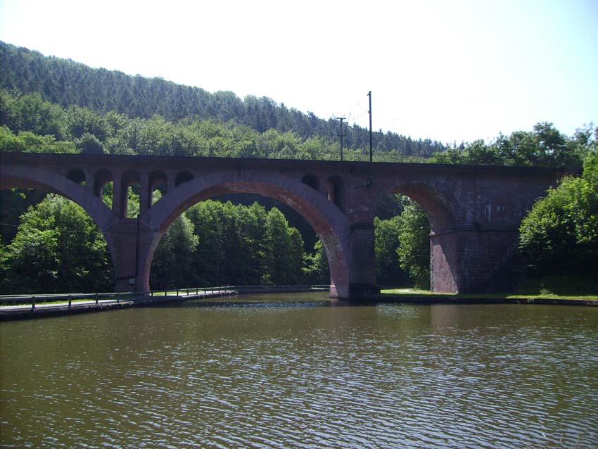 das Viadukt